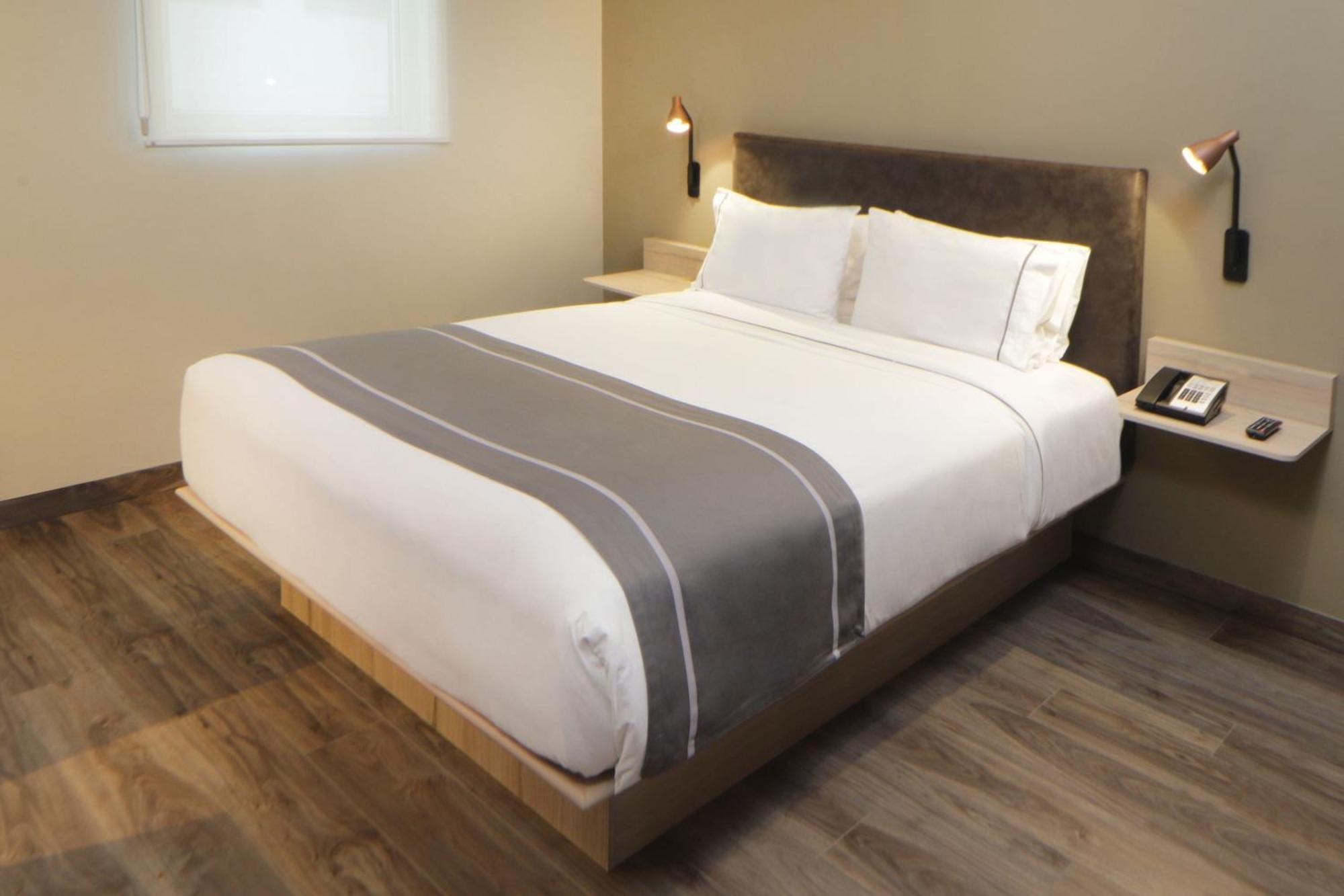 Express By Marriott Providencia Hotel 4*